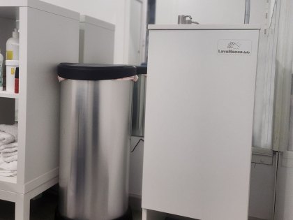 Lavamanos autónomo instalado en cliente